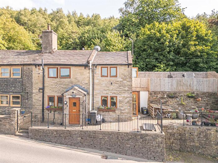 2 Bedroom Semi-Detached House For Sale In Dewsbury Road, Elland, HX5