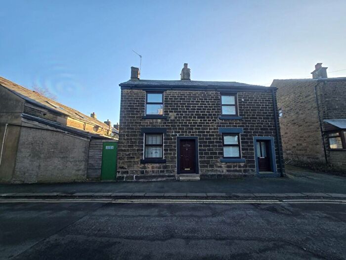 1 Bedroom Semi-Detached House To Rent In Silk Street, Glossop, SK13