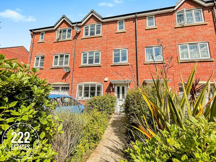 5 Bedroom Town House To Rent In Rylands Drive, Warrington, WA2