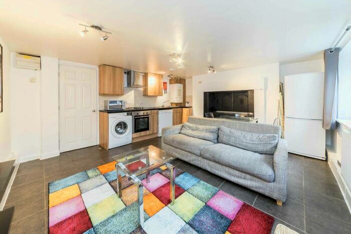 1 Bedroom Flat To Rent In Commercial Road, Shadwell, E1