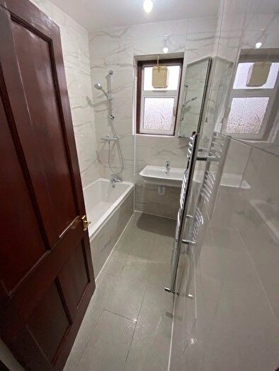 4 Bedroom Terraced House To Rent In Rosebank Avenue, Wembley, HA0