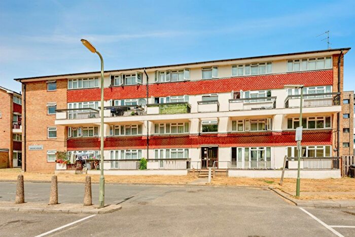 3 Bedroom Maisonette For Sale In Huntingdon Road, Redhill, RH1