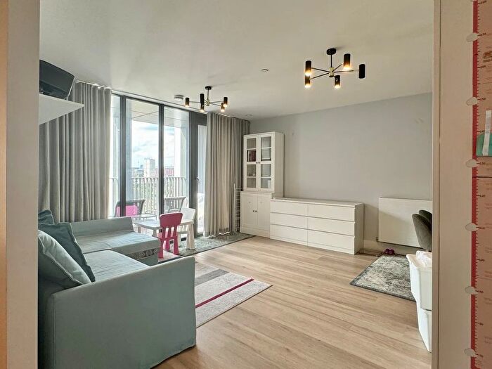 2 Bedroom Flat To Rent In Corn House, Marshgate Lane, London, E15