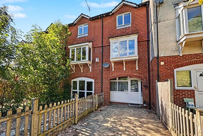 4 Bedroom Terraced House For Sale In Polygon, SO15