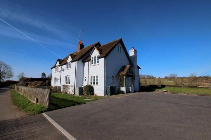 4 Bedroom Property To Rent In Pangfield Cottages, Bucklebury Road, Reading RG7