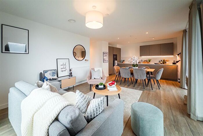 3 Bedroom Apartment To Rent In Clay, Middlewood Locks, M5
