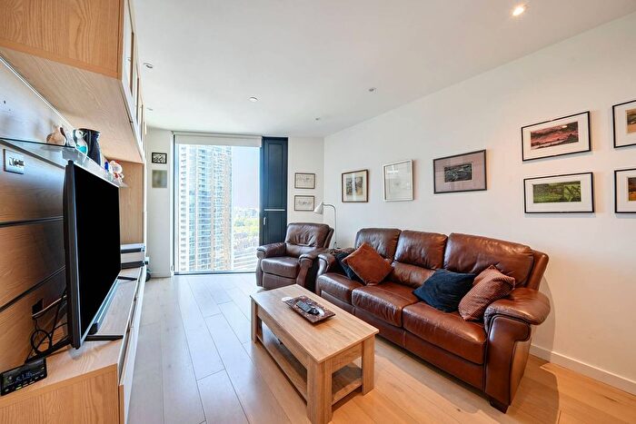2 Bedroom Flat For Sale In Walworth Road, Elephant And Castle, London, SE1