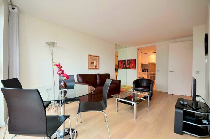 1 Bedroom Flat To Rent In New Providence Wharf, Canary Wharf, London, E14