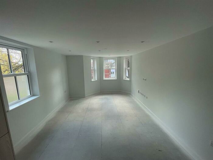 1 Bedroom Flat To Rent In Commercial Road, Poole, BH14