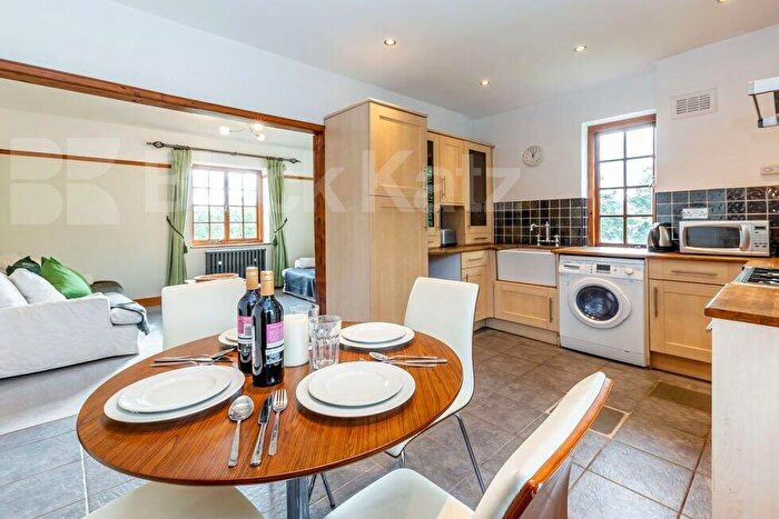 2 Bedroom Flat To Rent In Muswell Hill, Muswell Hill, N10