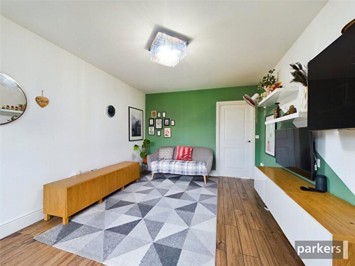 4 Bedroom Detached House For Sale In Messenger Road, Woodley, Reading, Berkshire, RG5