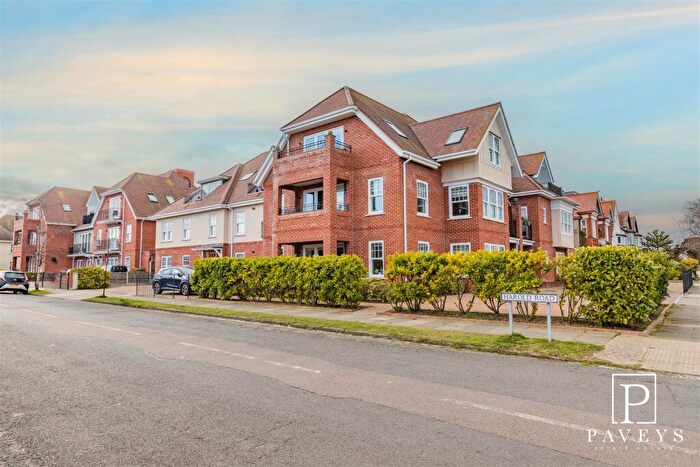 1 Bedroom Apartment For Sale In Harold Road, Frinton-On-Sea, CO13