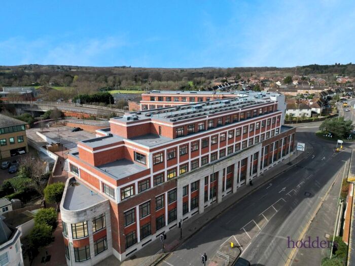 2 Bedroom Apartment To Rent In Surrey, KT16