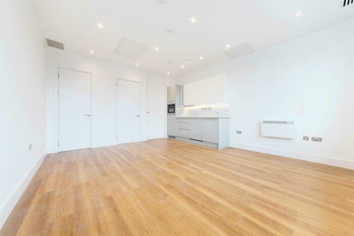 2 Bedroom Apartment To Rent In Atria House, Bath Road, Slough, London, SL1