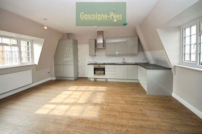 1 Bedroom Flat To Rent In Manor Drive North, New Malden, KT3