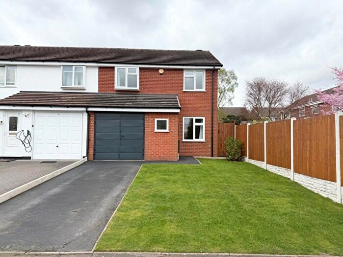 3 Bedroom End Of Terrace House For Sale In Leven Croft, Walmley, B76