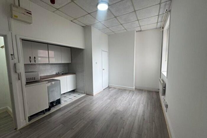 1 Bedroom Flat To Rent In Newport Road Cardiff, CF24