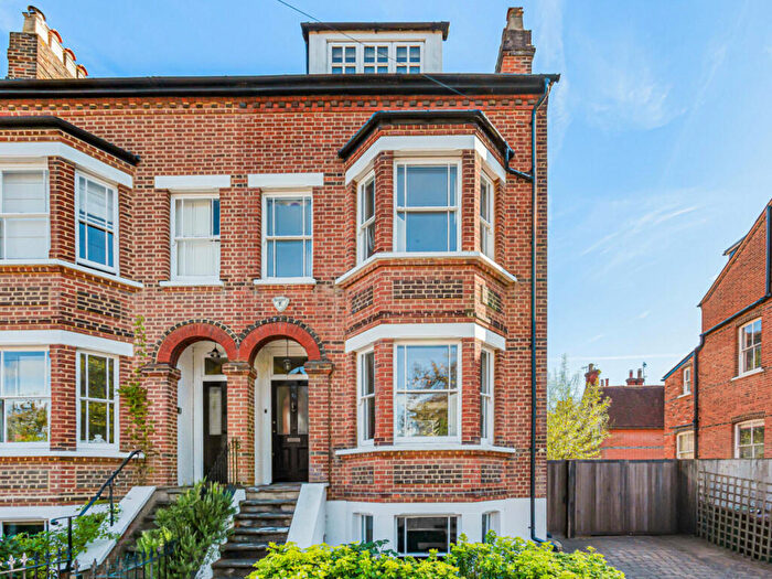 4 Bedroom End Of Terrace House To Rent In Church Crescent, St Albans, AL3