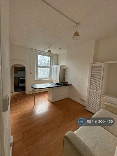 2 Bedroom Flat To Rent In London Road, Croydon, CR0