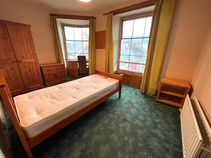 3 Bedroom Flat To Rent In Queen Street, Aberystwyth, SY23