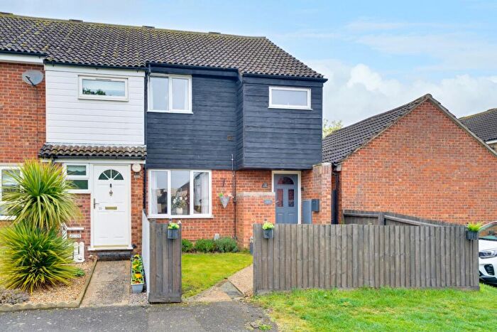 3 Bedroom End Of Terrace House For Sale In Kent Close, St. Ives, Cambridgeshire, PE27