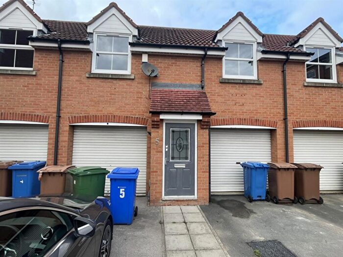 2 Bedroom Apartment To Rent In Eastfield Court, Hessle, HU13