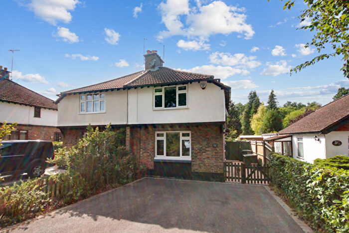 3 Bedroom Semi-Detached House For Sale In Rowplatt Lane, Felbridge, Surrey, RH19
