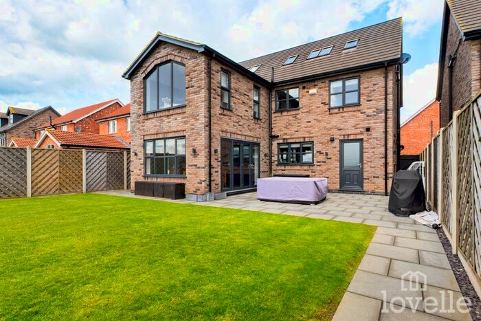 6 Bedroom Detached House For Sale In Gower Close, Ulceby, DN39