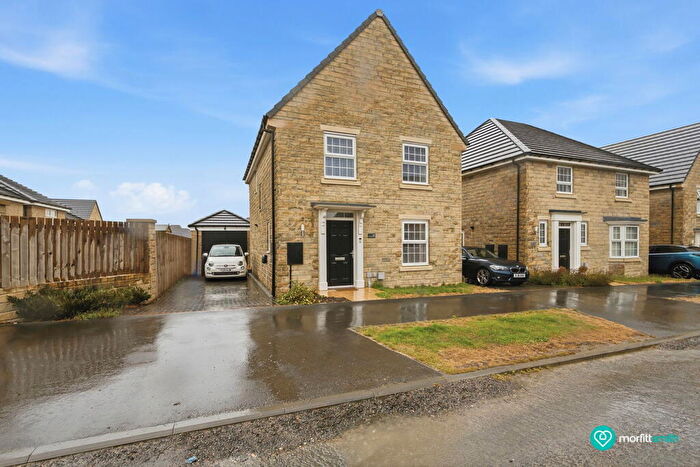 4 Bedroom Detached House For Sale In Thurlstone Moor Avenue, Penistone, S36
