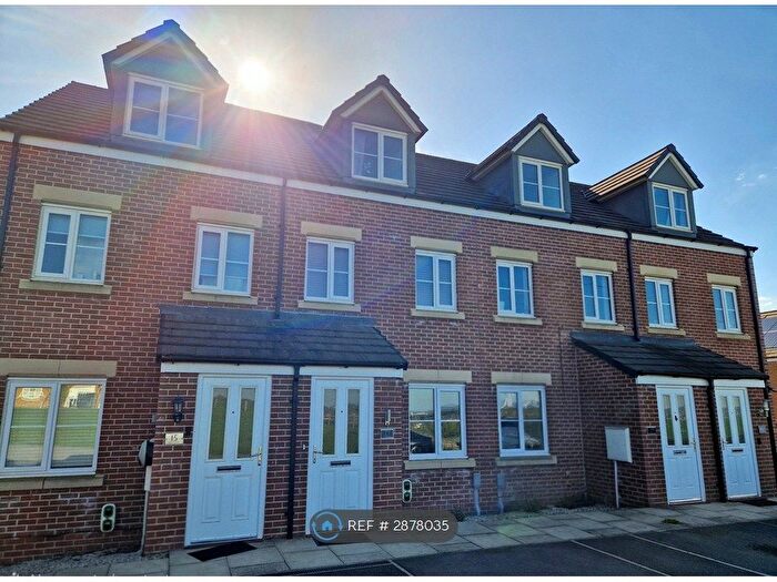 3 Bedroom Terraced House To Rent In Siegen Way, Leeds, LS27