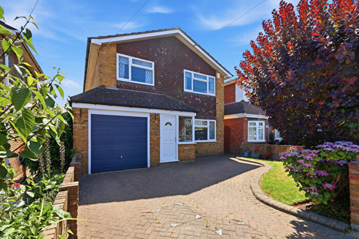 4 Bedroom Detached House For Sale In Lancaster Road, Rayleigh, SS6