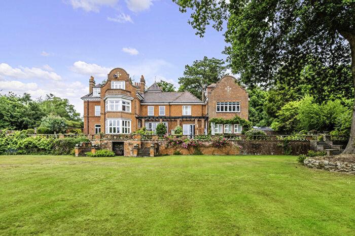 2 Bedroom Apartment To Rent In Stoneswood Road, Oxted, RH8