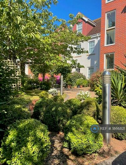 2 Bedroom Flat To Rent In Aliston House, Exmouth, EX8