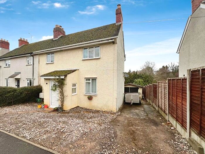 4 Bedroom Semi-Detached House For Sale In First Avenue, Dursley, GL11
