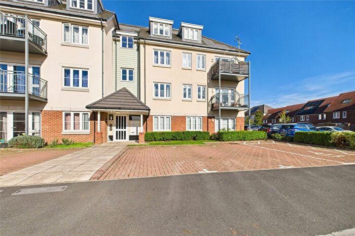 1 Bedroom Flat For Sale In Waggoners Walk, Aldershot, Hampshire, GU12