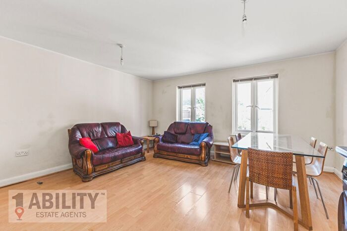 2 Bedroom Flat To Rent In Macleod Street, London, SE17