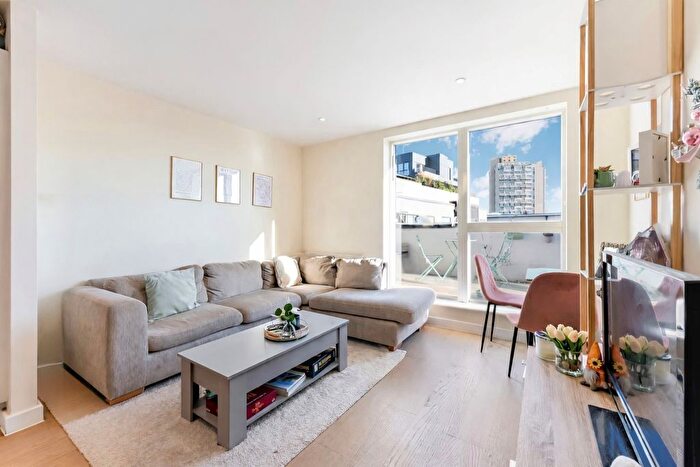 2 Bedroom Flat For Sale In Singer Mews, London, SW4