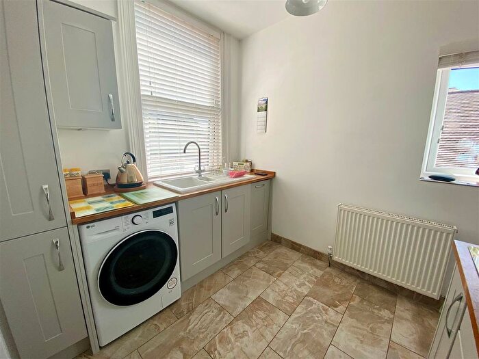 1 Bedroom Flat For Sale In Grassington Road, Eastbourne, BN20