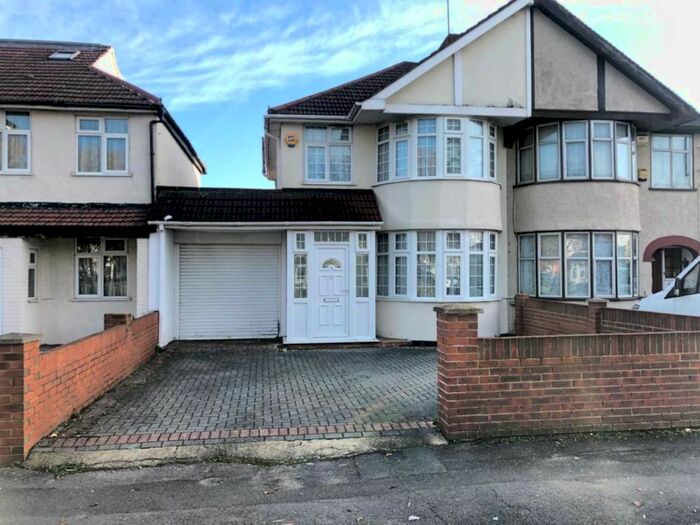 3 Bedroom Semi-Detached House To Rent In Oxford Avenue, Hayes, UB3
