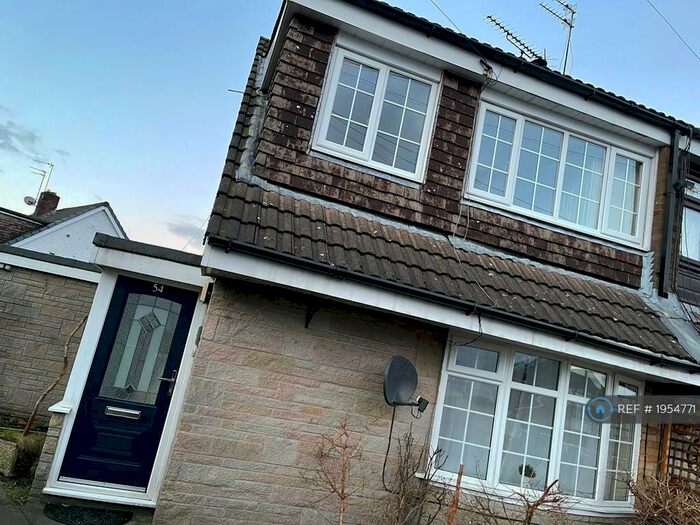 3 Bedroom Semi-Detached House To Rent In Shelfield Lane, Rochdale, OL11