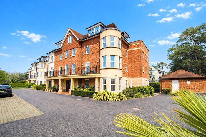 2 Bedroom Apartment For Sale In Durley Chine Road, Bournemouth, Dorset, BH2