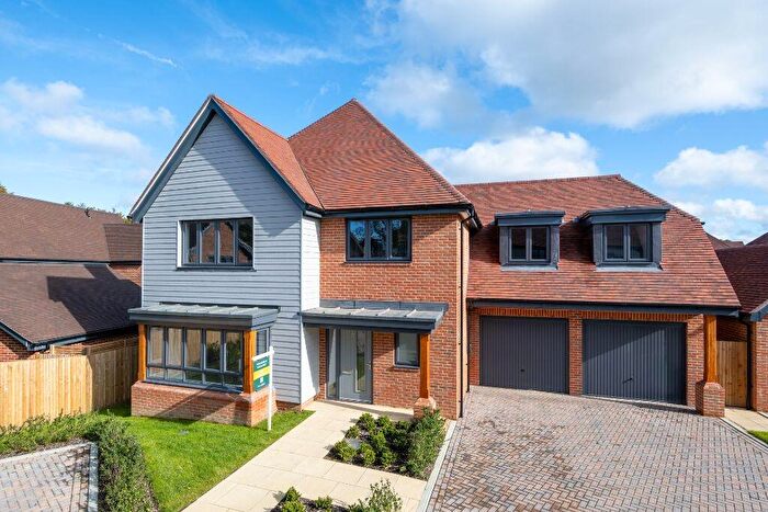 5 Bedroom Detached House For Sale In Grace Holland Avenue, Pease Pottage, RH11