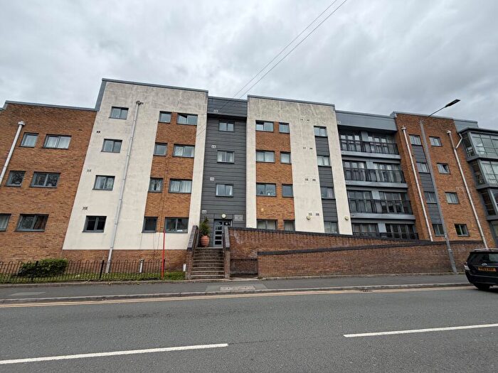 2 Bedroom Apartment To Rent In Moss Lane East, M14