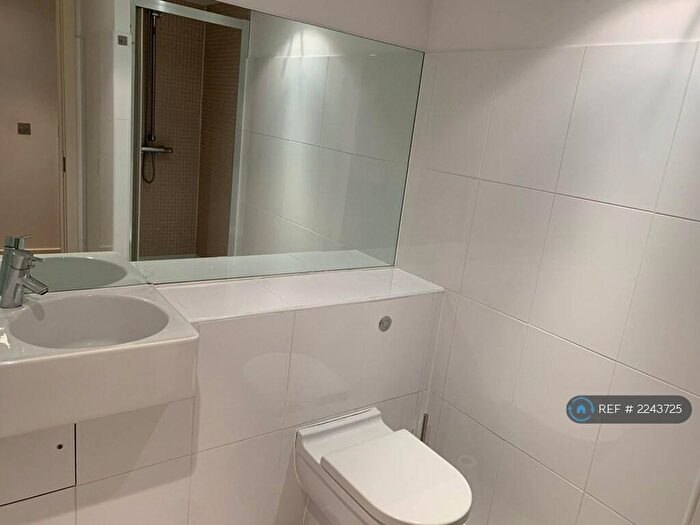 1 Bedroom Flat To Rent In Sir Thomas Street, Liverpool, L1