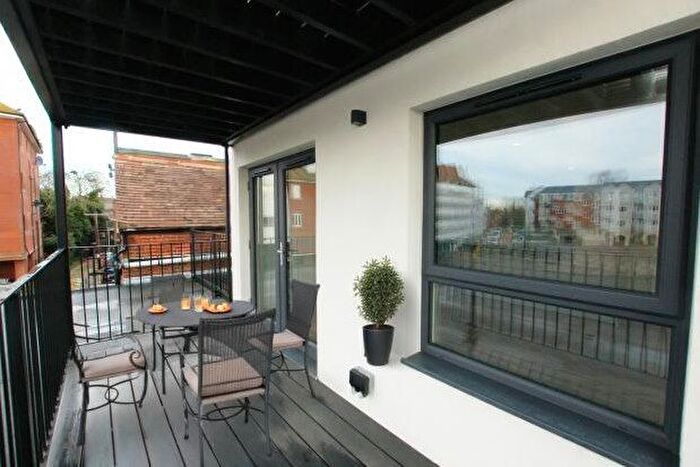 1 Bedroom Flat To Rent In High Street, Tonbridge, TN9