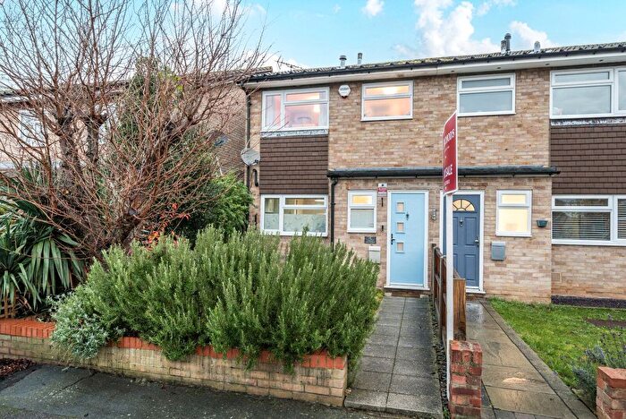 3 Bedroom End Of Terrace House For Sale In Westbury Close, Shepperton, TW17