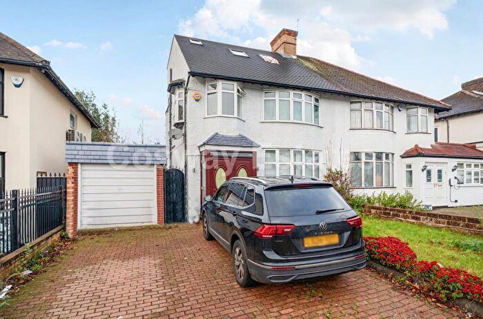 4 Bedroom Semi Detached House For Sale In Selvage Lane, Mill Hill, NW7