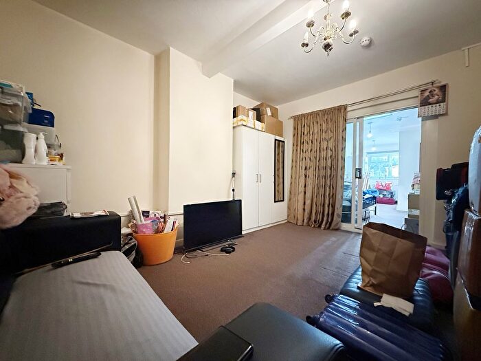 1 Bedroom Flat To Rent In Kingsley Road, Hounslow, TW3