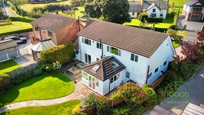 4 Bedroom Detached House For Sale In Darkinson Lane, Preston, PR4