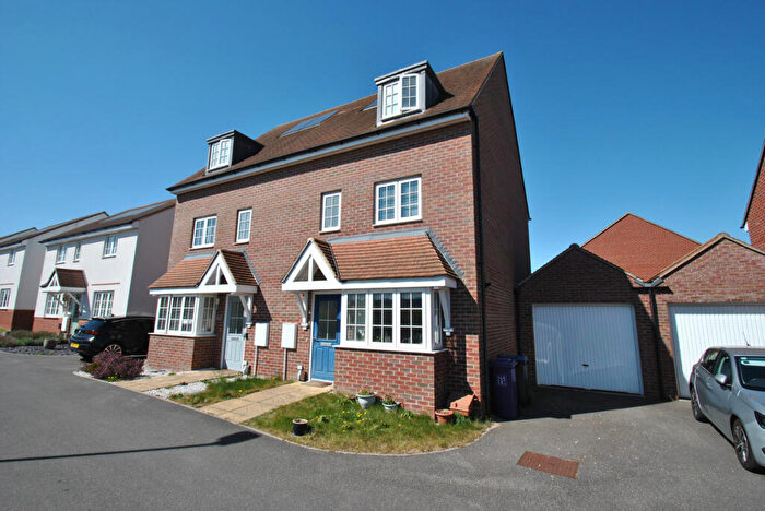 4 Bedroom Semi-Detached House For Sale In Ashfield Drive, Letchworth Garden City, SG6